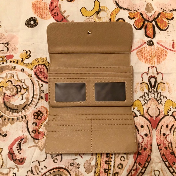 Wallet NWOT - Picture 3 of 5